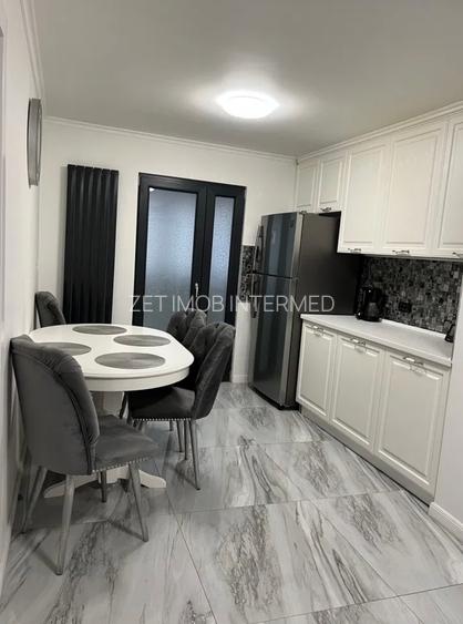 3 camere Gorjului - str. Moinesti - 4