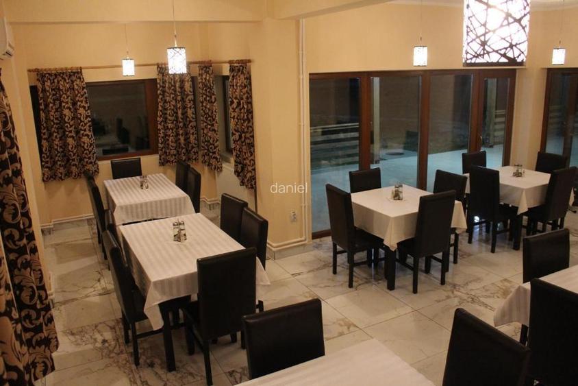 Pensiune 8 camere Vama Oancea,DN-26 si 14 hect teren compact irigabil - 7