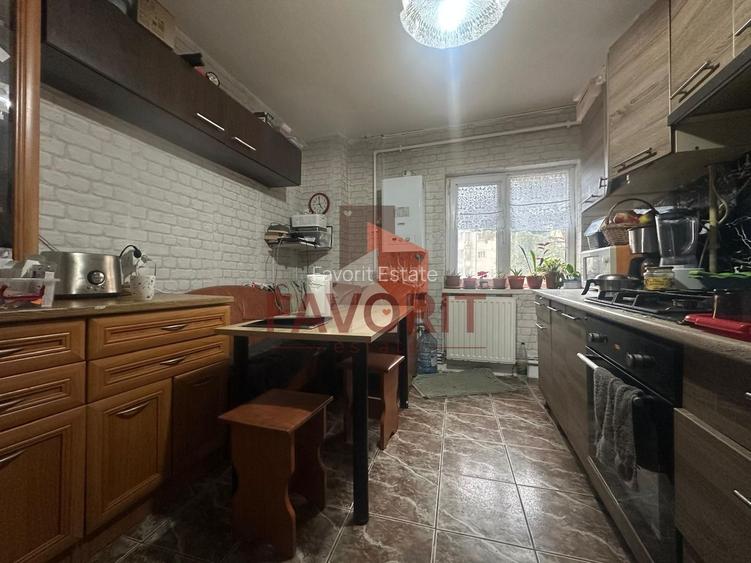 4 camere | COMISION 0 | centrala proprie | etaj 1 | decomandat | - 3