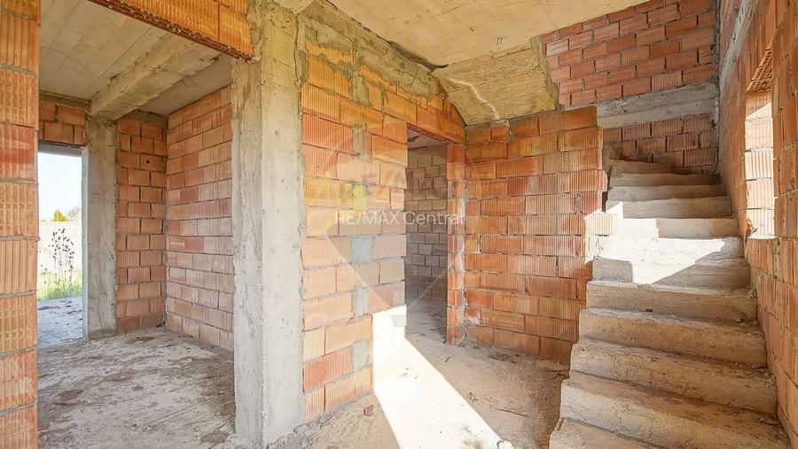 Casă / Vilă cu 6 camere de vânzare, Sânpetru - 4