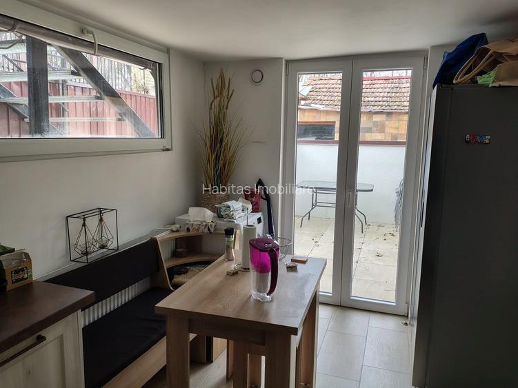 Casă compusa din 3 apartamente, P+E,  zona central - 10