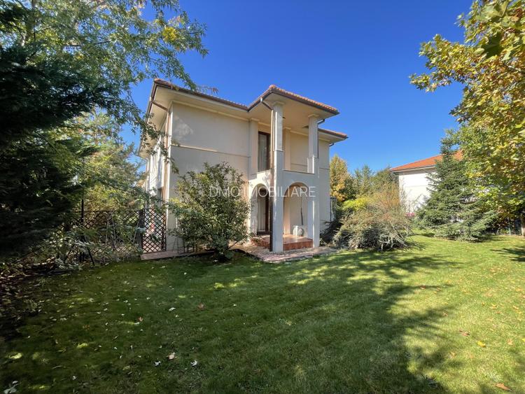 Curtea Domneasca, vila individuala, 6 camere, 3 bai, garaj, mobilata si utilata. - 3