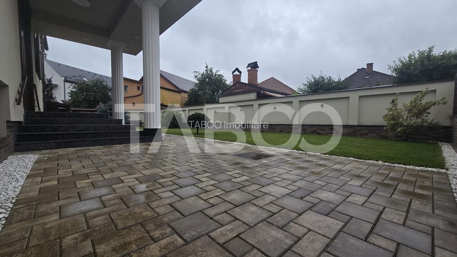 Casa individuala de vanzare 10 camere 691mp teren si garaj zona Lupeni - 27