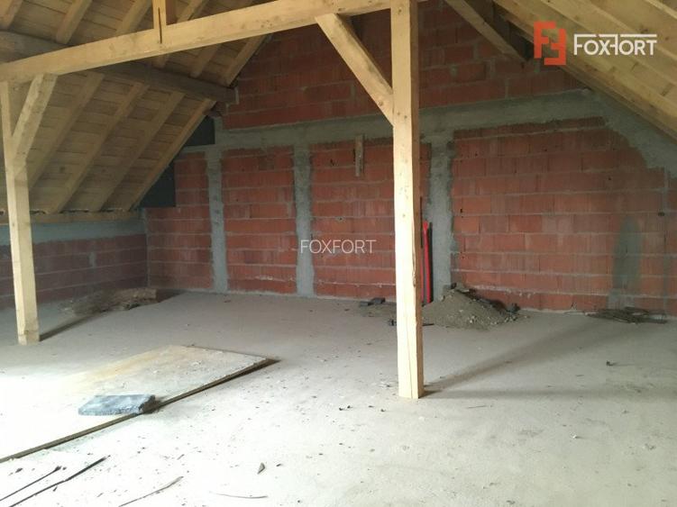 Casa tip triplex, cu 2 camere, de vanzare in Sanandrei. - 12