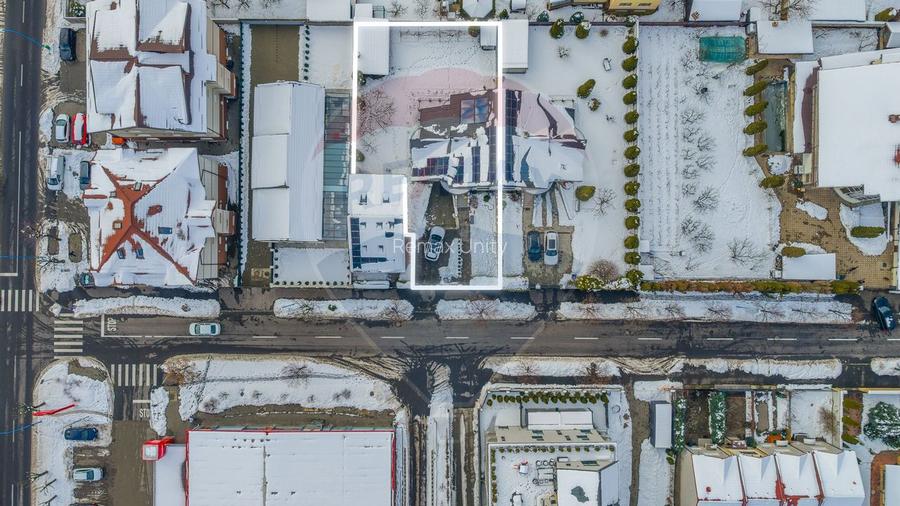 Casă spațioasă 350 mp utili, Teren 650 mp, Garaj subteran, Tractorul - 3