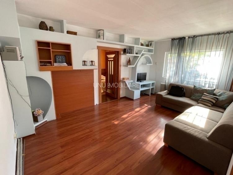 3 Camere 69mp parter inalt BLOC 1984 zona Nicolina 2 Prima Statie LIDL - 2