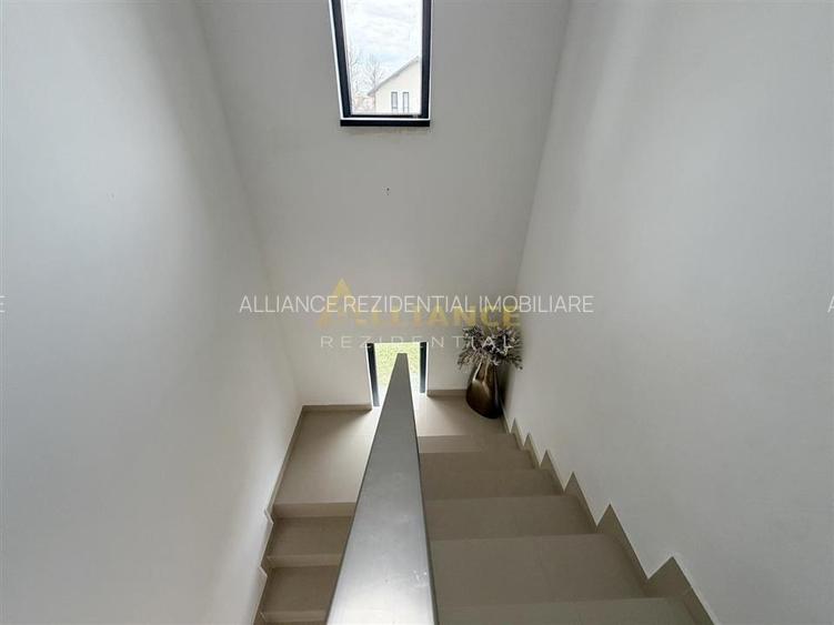 Vila individuală P+1E - 4 camere - 2 băi - teren 400mp - mobilată - 5