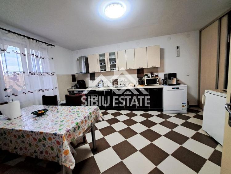 Casa cu pivnita mare, dormitor la parter, Selimbar - 8