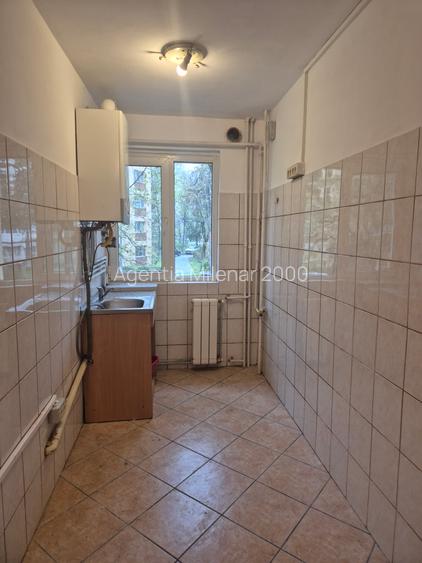 Pe frumoasa strada Harniciei la etajul 1, in bloc izolat termic - 11