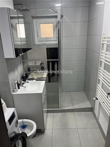 Decomandat la etajul 1, mobilat si utilat - 6