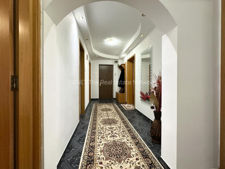 3 camere | 2 bai | Etaj 4 | Pasajul Mărășești | Unirii | 9 min Metrou - 17