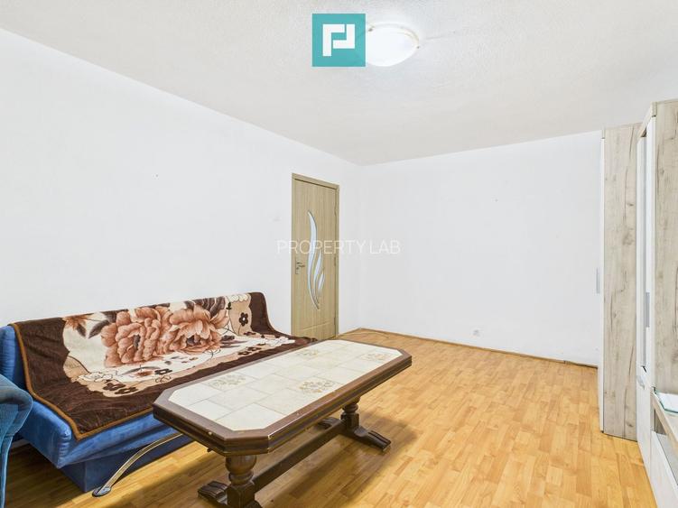 Apartament spațios cu 3 camere, decomandat - 10