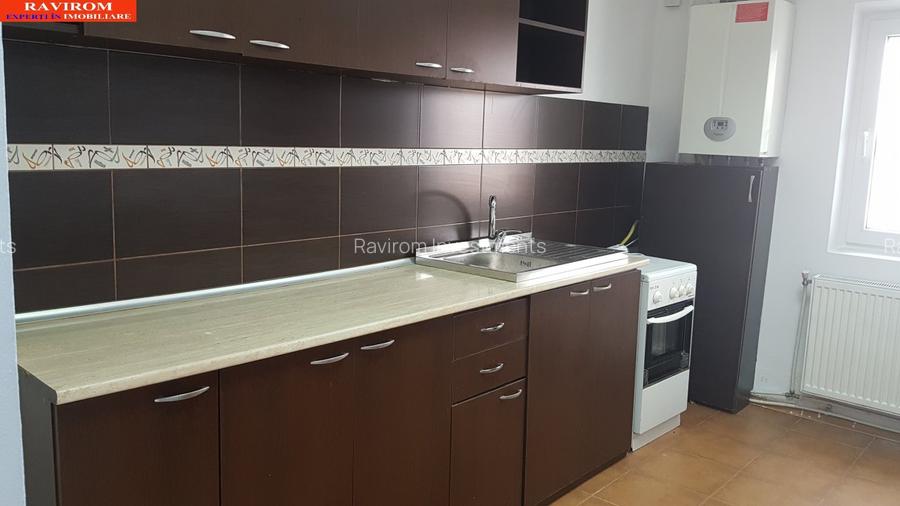 Apartament cu trei camere, decomandat, semimobilat, la parter, Bistrita Lac - 3