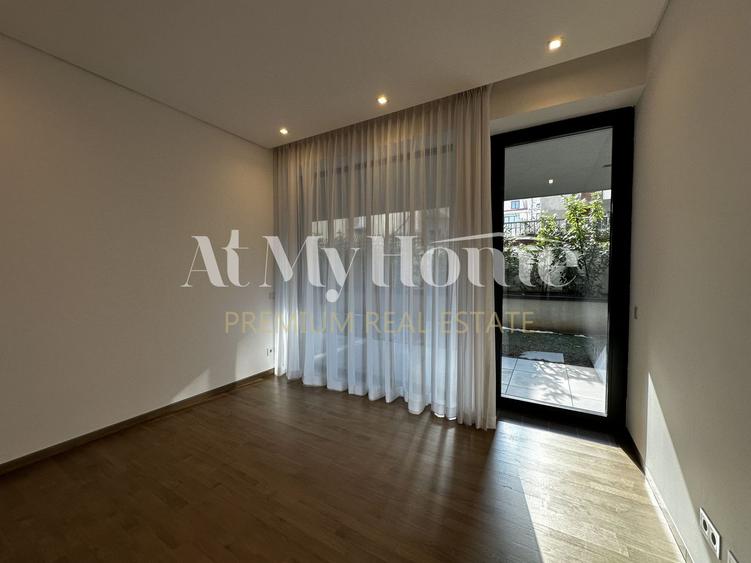 Apartament MODERN cu 4 camere, mobilat partial,finisaje lux, parcare,80mp terasa