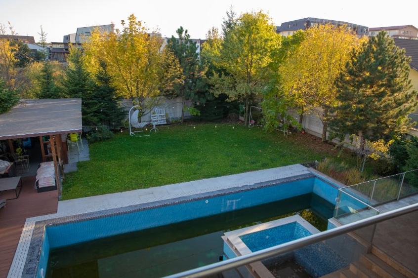 Vila LUX spre inchiriere /curte bar foisor piscina jacuzzi /sala fitness