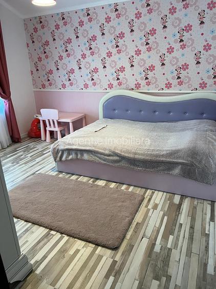 Vila modernă de vânzare -teren generos.