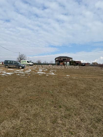 Teren la Lebada cu vedere spre lac - 2