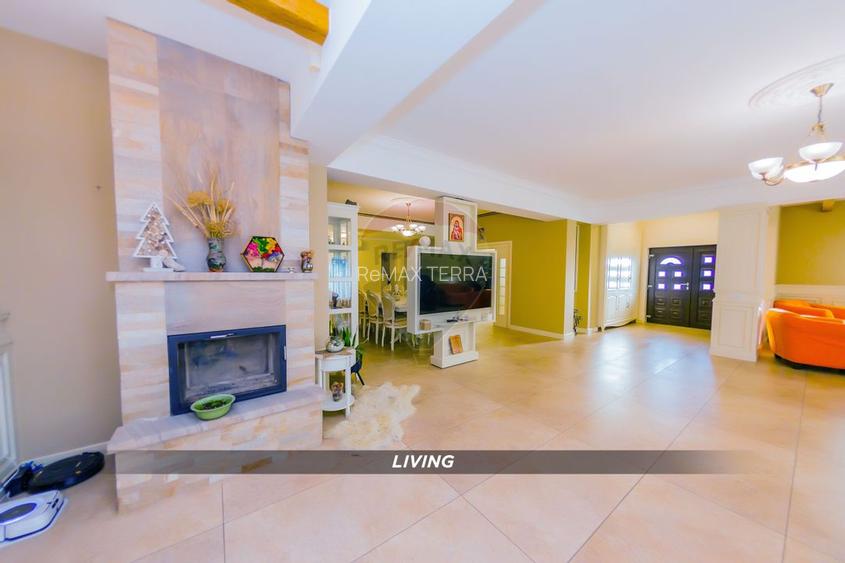 DE VANZARE Casa de Familie cu Piscina si Mult Spatiu Exterior - 7