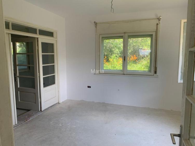 Vânzare Casă Unică în Frumoasa Zonă de Deal - 8