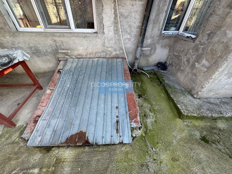 De Vânzare - Casă, Strada Griviței - 37