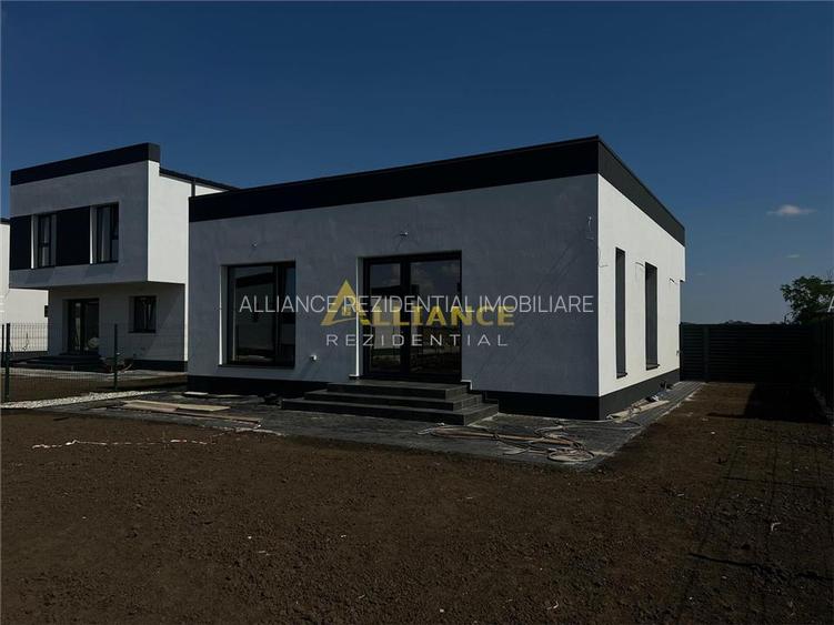 Casa individuala - 4 camere  - 2 bai - in ansamblu rezidential-str asfaltata - 13