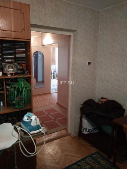 Vand apartament 3 Camere, Decomandate, Baie cu geam, 64m2 , Mazepa  - 10