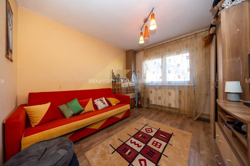 Apartament 3 camere, vedere superbă, Răcădău, str. Carpenului - 11