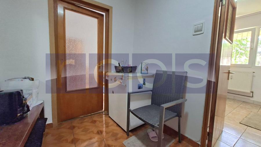 VANZARE 2 CAMERE | POTRIVIT PENTRU REZIDENTA SAU COMERCIAL | ZONA TEI - 4