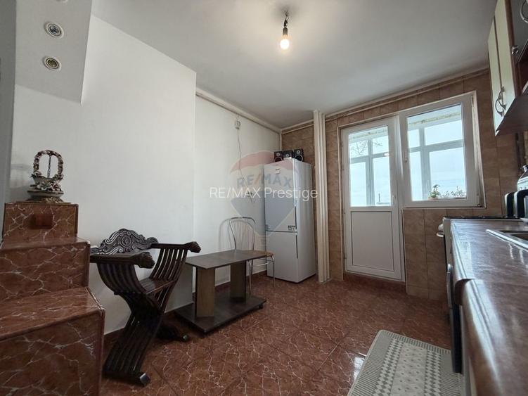 Apartament cu 3 camere de închiriat în zona Giulesti - 16