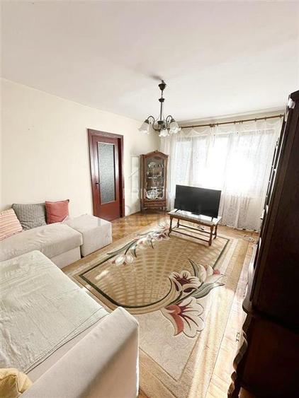 SAGULUI - 3 CAM - ETAJ INTERMEDIAR - APARAT DE AER CONDITIONAT - 2 BALCOANE - 2