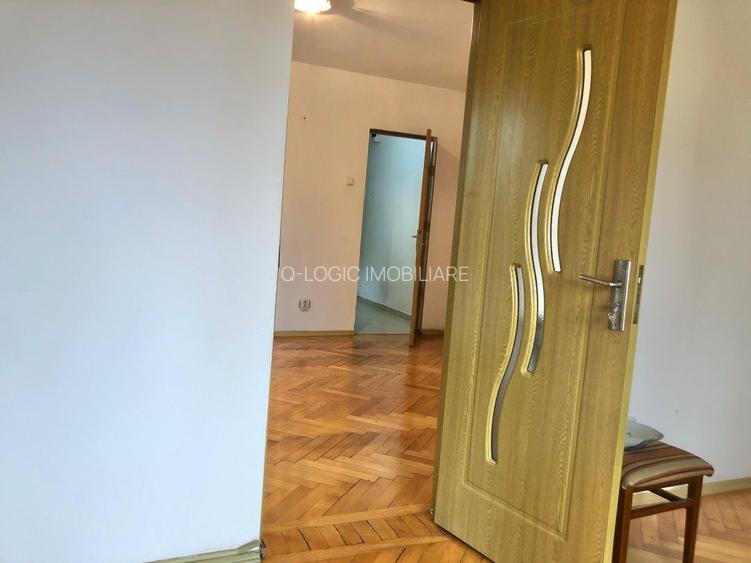 Apartament 3 camere liber la vanzare zona Astra - Planete - 3