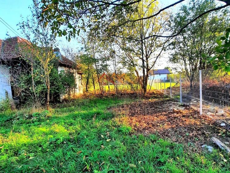 Teren Intravilan, central, perfect plat, 1212 m2, 38 euro m2 - 2