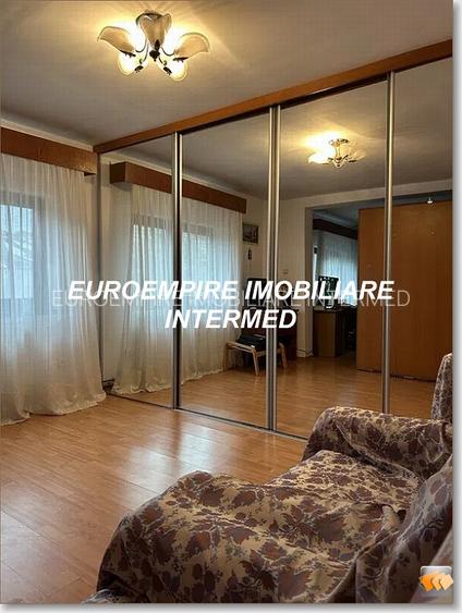 Casa 3 camere ,Zona km 5 - 3