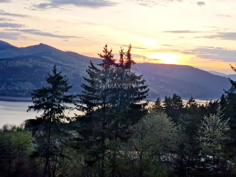 Teren cu vedere la Muntele Ceahlau - 7