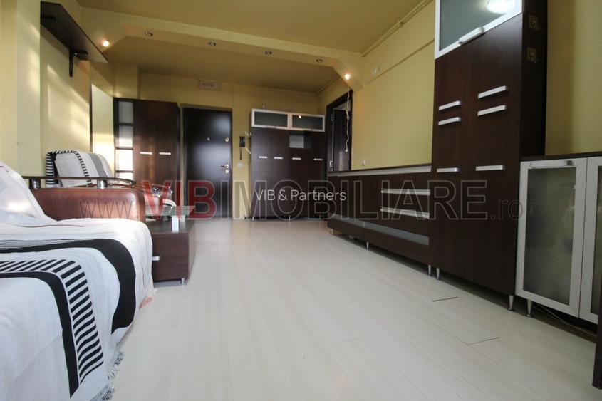 Unirii - Mircea Voda -2 camere - vedere bulevard - boxa + loc de parcare - 4