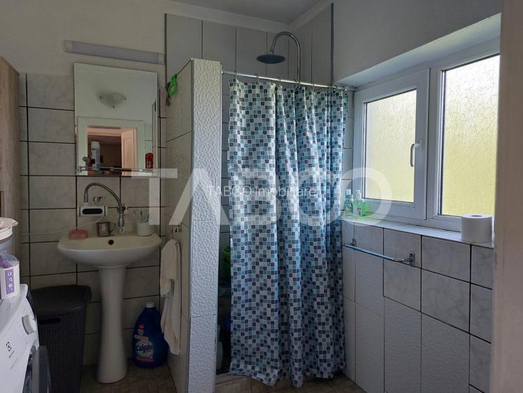 Casa 214 mp utili singur in curte 800 mp teren zona centrala Cisnadie - 23