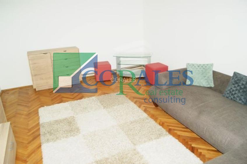Fabric. 4 camere, decomandat, etaj 1! - 2