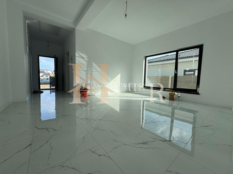 La 5 minute de 4 benzi.Toate Utilitatile.Teren 340 mp - 2