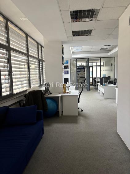 Unirii,sp.birouri,117mp,et.3,renovat,1800Euro/luna - 2