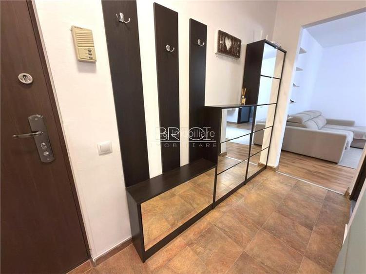 Apartament cu 3 camere, 60 mp, cu Parcare, str. Uranus - 10