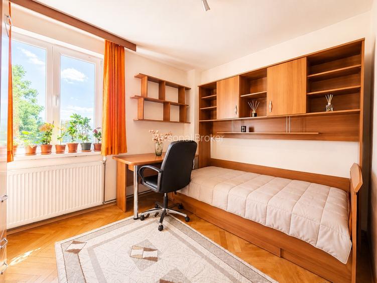 Apartament 4 Camere cu Doua GARAJE - Zona LIPOVEI - 0%COMISION - 6
