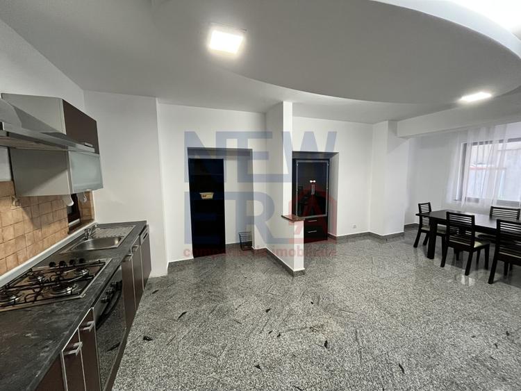 Apartament cu 5 camere de inchiriat - zona Aviatorilor