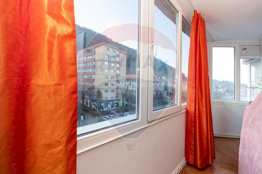 Garsonieră de vânzare mobilată și utilată Răcădău - Brașov - 11