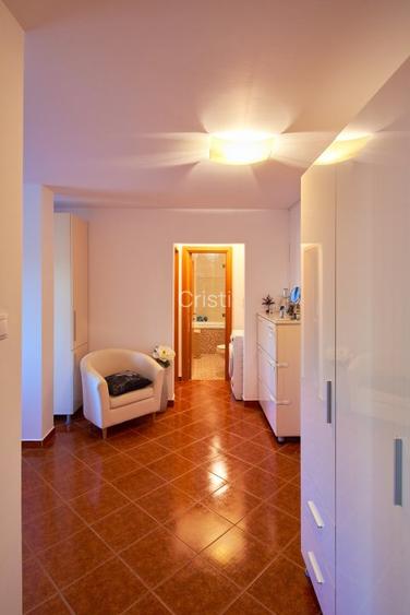 Proprietar, inchiriez apt. 2 camere, decomandat, Sebastian - Razoare - 5