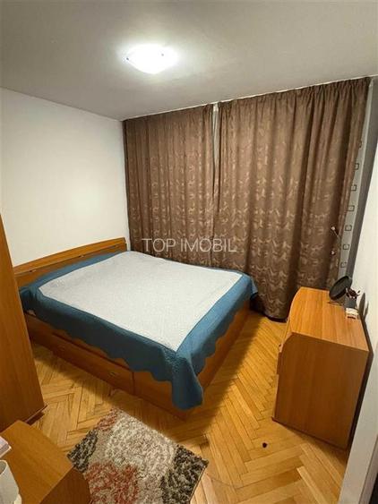 Etaj 2 - Galata, 2 camere decomandat, mobilat utilat, liber - 4