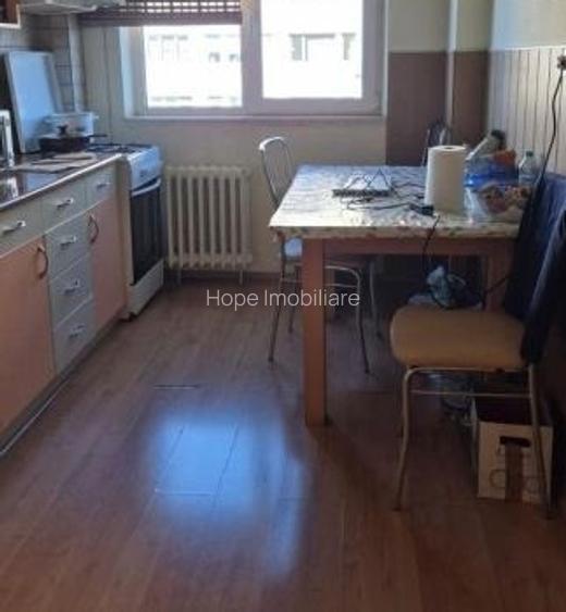 Titan metrou - Apartament 3 camere , 2 bai - 4