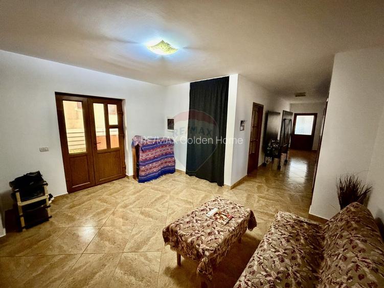 Casă / Vilă cu 4 camere Vanatori - 3