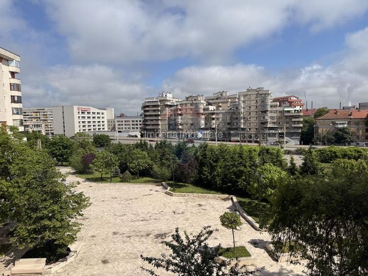 Apartament cu 4 camere de închiriat Ultracentral - 2