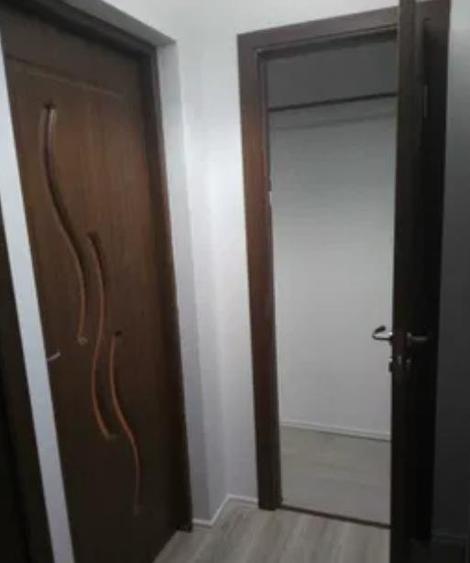Vanzare Apartament 2 Camere Semidecomandat Aparatorii Patriei-Aliorului