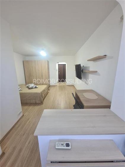 Titan, cocheta, renovata, mobilata, utilata, metrou. - 3